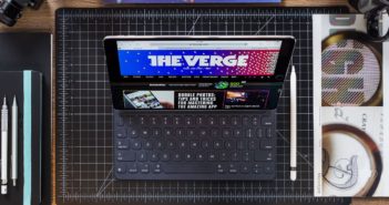 O teclado inteligente da Apple para o iPad mais recente é um ótimo negócio por US $ 105
